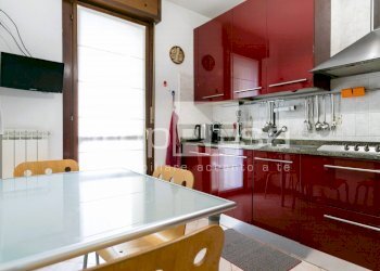 CUCINA ABITABILE CON TERRAZZO - Quadrilocale Via Delle Ortensie
 
4, Venezia - foto 14