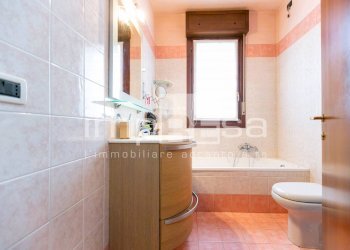 BAGNO - Quadrilocale Via Delle Ortensie
 
4, Venezia - foto 19