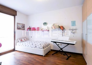 CAMERA MATRIMONIALE - Quadrilocale Via Delle Ortensie
 
4, Venezia - foto 23