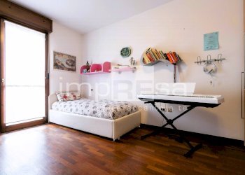 CAMERA MATRIMONIALE - Quadrilocale Via Delle Ortensie
 
4, Venezia - foto 24