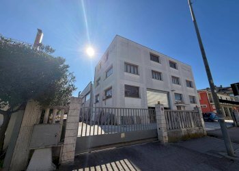 Foto 3 - Shed Via Val Tiberina
 
21, San Benedetto del Tronto - photo 3