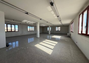 Foto 24 - Shed Via Val Tiberina
 
21, San Benedetto del Tronto - photo 24