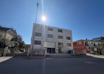 Foto 39 - Shed Via Val Tiberina
 
21, San Benedetto del Tronto - photo 39