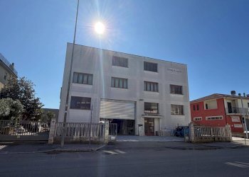 Foto 46 - Shed Via Val Tiberina
 
21, San Benedetto del Tronto - photo 46