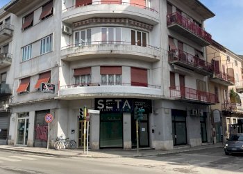 Foto 2 - Locale Commerciale Via Roma
 
3, San Benedetto del Tronto - foto 2