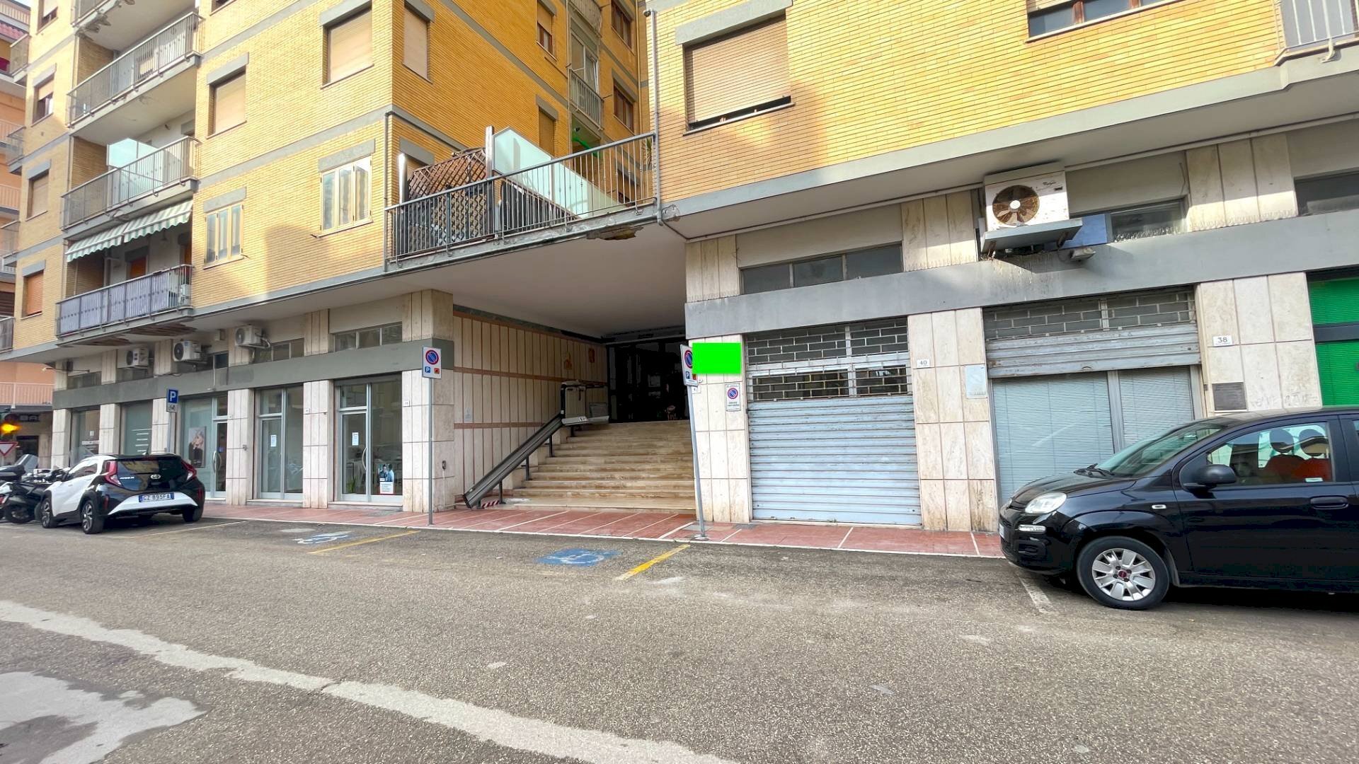 Foto 2 - Box Via Ugo Foscolo
 
42, Grottammare - foto 2