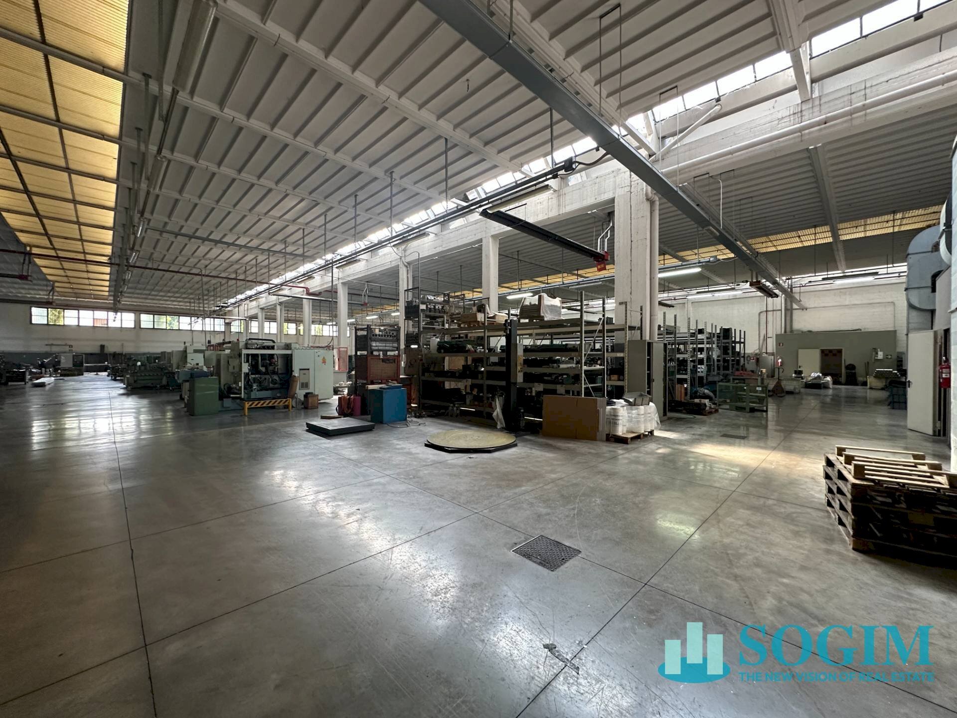 Foto 3 - Capannone Via Campestre
 
47, Bresso - foto 3