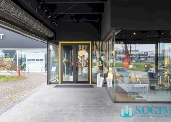 Foto 4 - Locale Commerciale via ugo la malfa
 
4, Cernusco sul Naviglio - foto 4