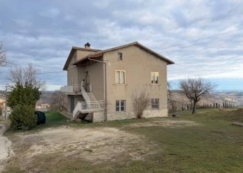 Foto 1 - Independent house Contrada San Venanzo, Monte San Martino - photo 1