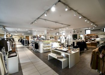 Foto 16 - Negozio Via Milano
 
25, Corsico - foto 16