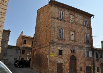 Foto 2 - Stable - Palace Piazza Rocca
 
32a - 32b, Petritoli - photo 2