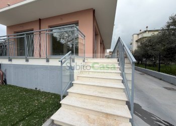 Foto 1 - Locale Commerciale Via Dante Alighieri, Cepagatti - foto 1