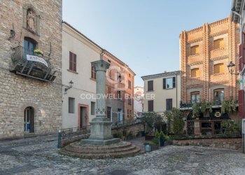 Foto 31 - Commercial Activity Piazza della Libertà
 
8A, Bertinoro - photo 31