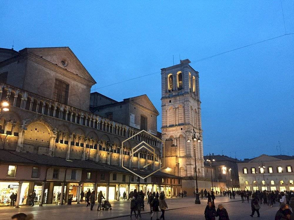 Foto 2 - Negozio Piazza Trento E Trieste, Ferrara - foto 2