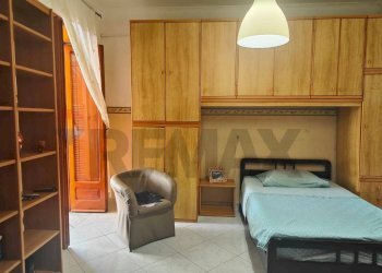 Camera / camera da letto - Ufficio Via Paolo Piccirillo
 
4, Casoria - foto 5