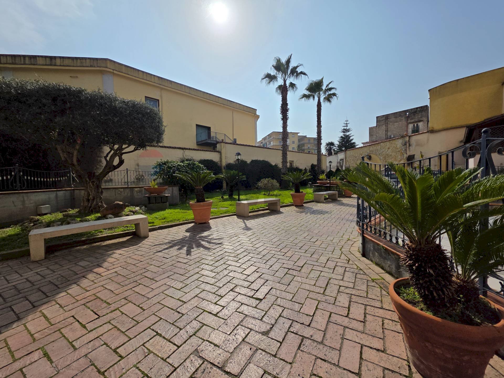 Edificio all\'aperto - Casa semi indipendente San Mauro
4, Casoria - foto 3