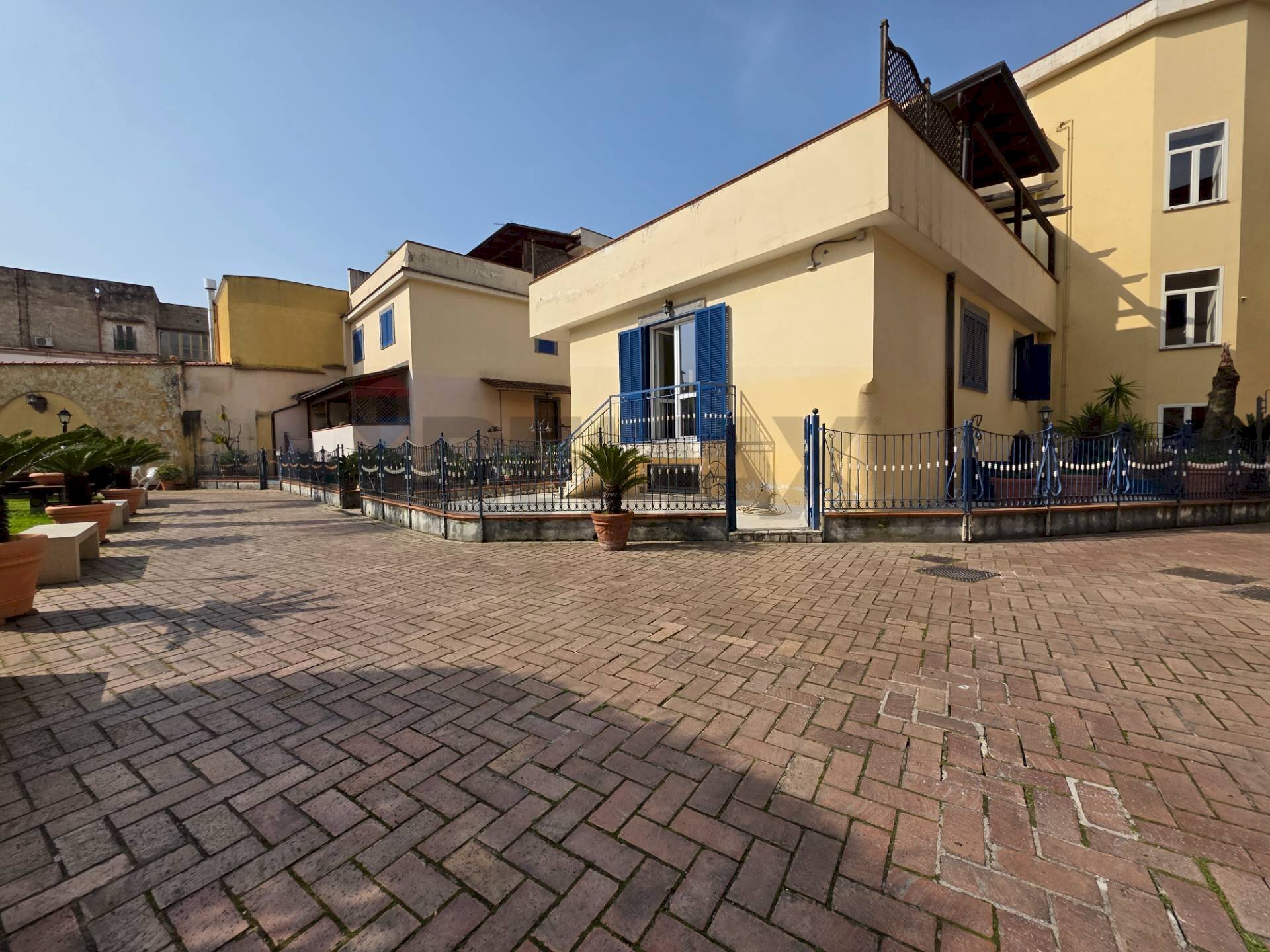 Casa all\'aperto - Casa semi indipendente San Mauro
 
4, Casoria - foto 1