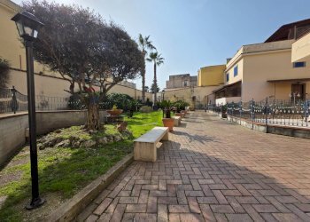 Edificio all\'aperto - Casa semi indipendente San Mauro
4, Casoria - foto 4