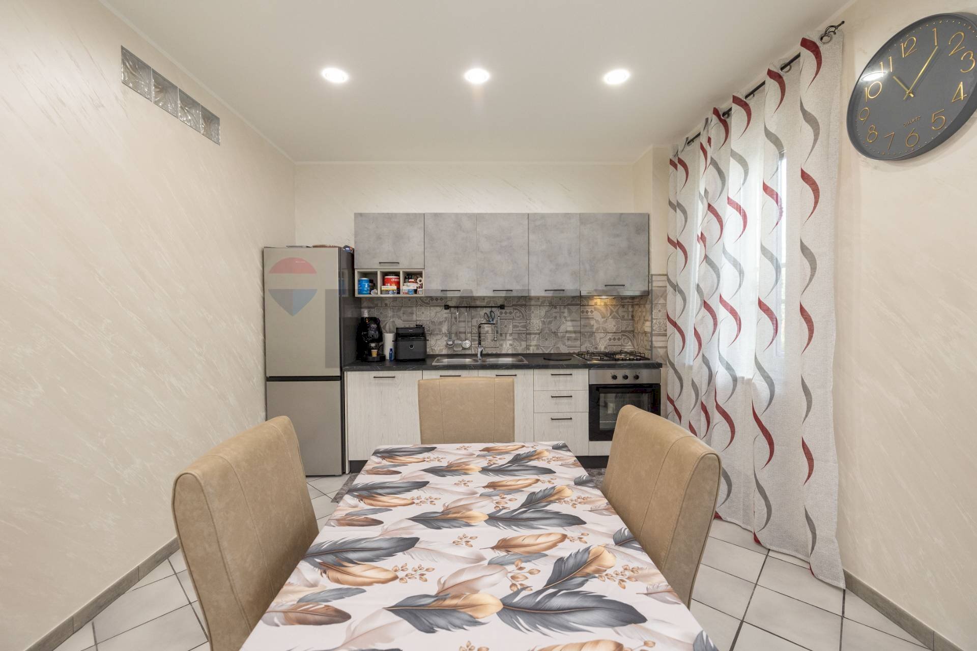 Sala da pranzo - Trilocale via Giovanni Pascoli 1 traversa
snc, Casoria - foto 3