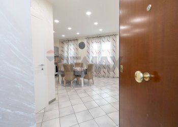 Sala da pranzo - Trilocale via Giovanni Pascoli 1 traversa
 
snc, Casoria - foto 1