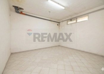 Stanza vuota - Trilocale via Giovanni Pascoli 1 traversa
 
snc, Casoria - foto 12