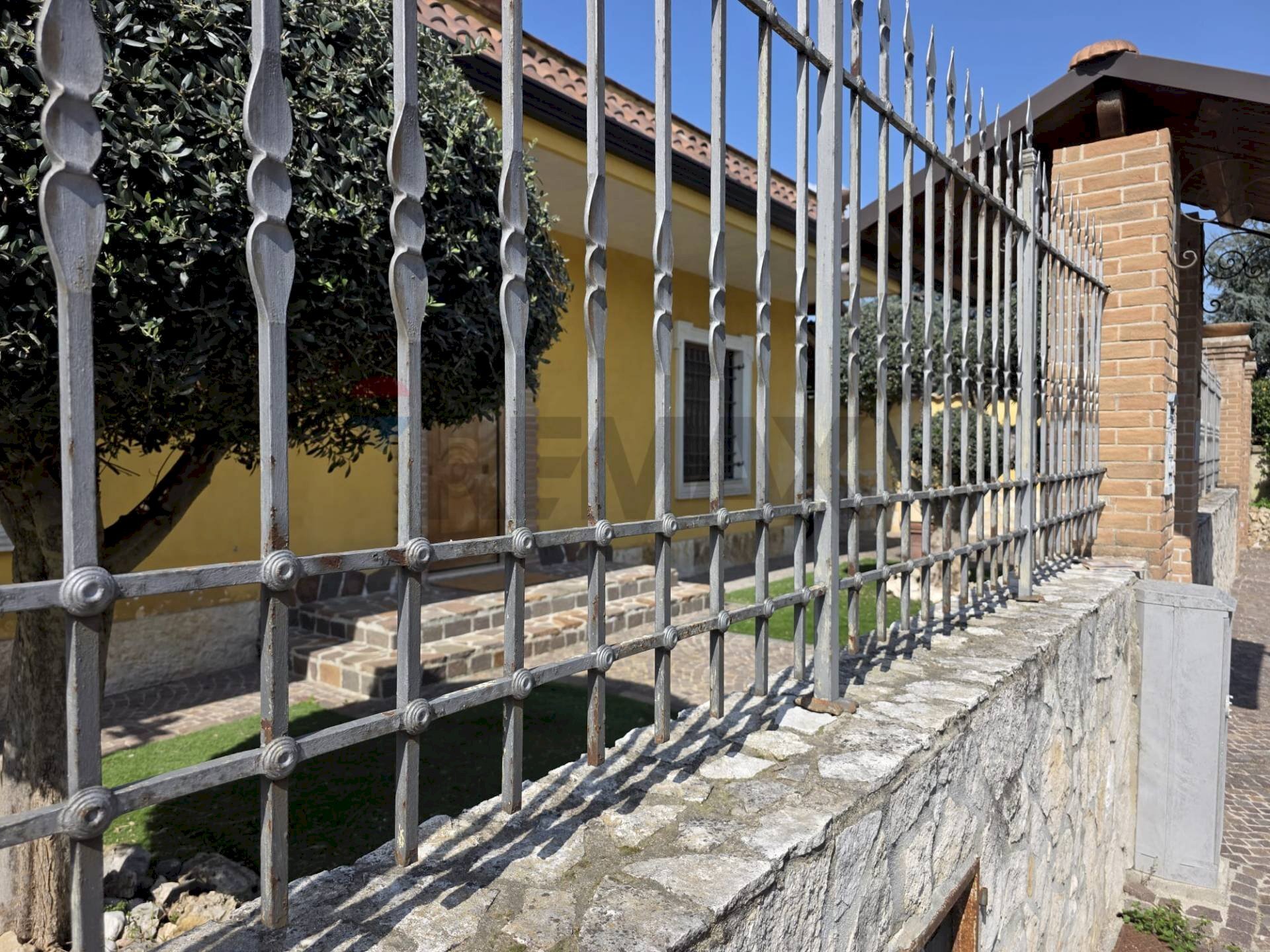 Casa all\'aperto - Villa via Pietro Micca
 
11, Casoria - foto 2