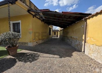 Casa all\'aperto - Villa via Pietro Micca
 
11, Casoria - foto 9