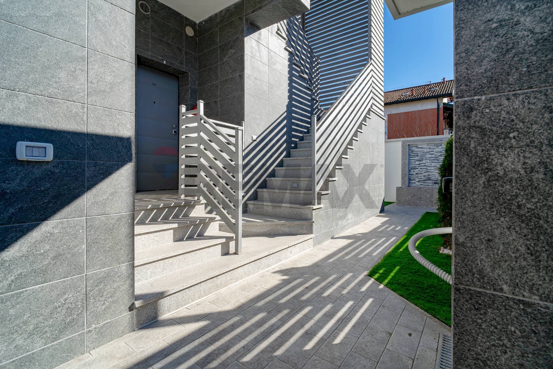 Scale - Monolocale Via Monte Ceneri
 
6, Rho - foto 3