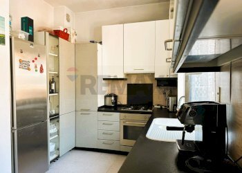 Cucina - Trilocale VIA CAVOUR
 
16, Usmate Velate - foto 8