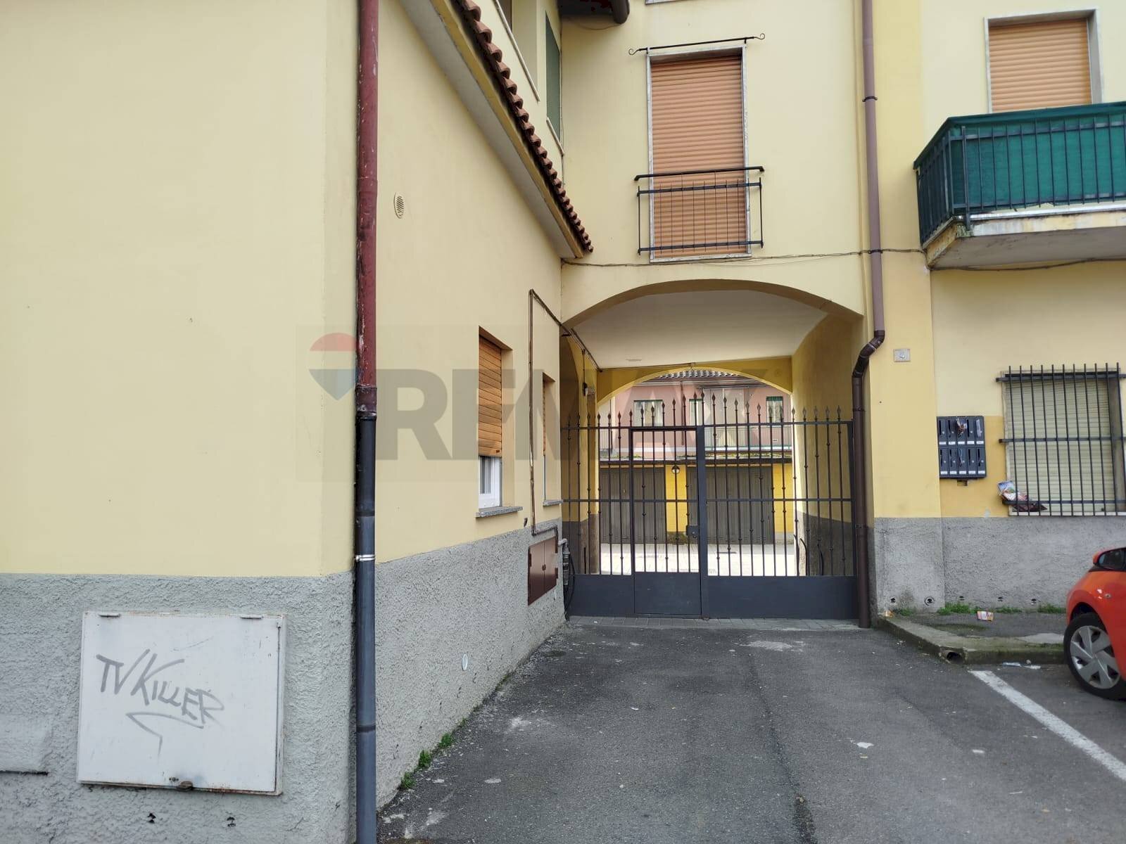 Edificio all\'aperto - Bilocale Via Toselli
 
4, Limbiate - foto 1