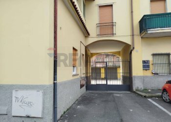 Edificio all\'aperto - Bilocale Via Toselli
 
4, Limbiate - foto 1