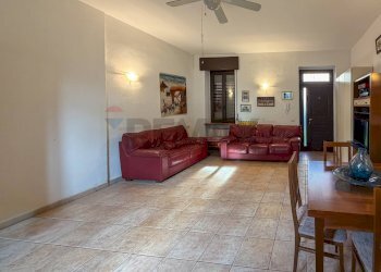 Sala da pranzo - Casa semi indipendente via Don Enrico Tazzoli
 
5, Rho - foto 4