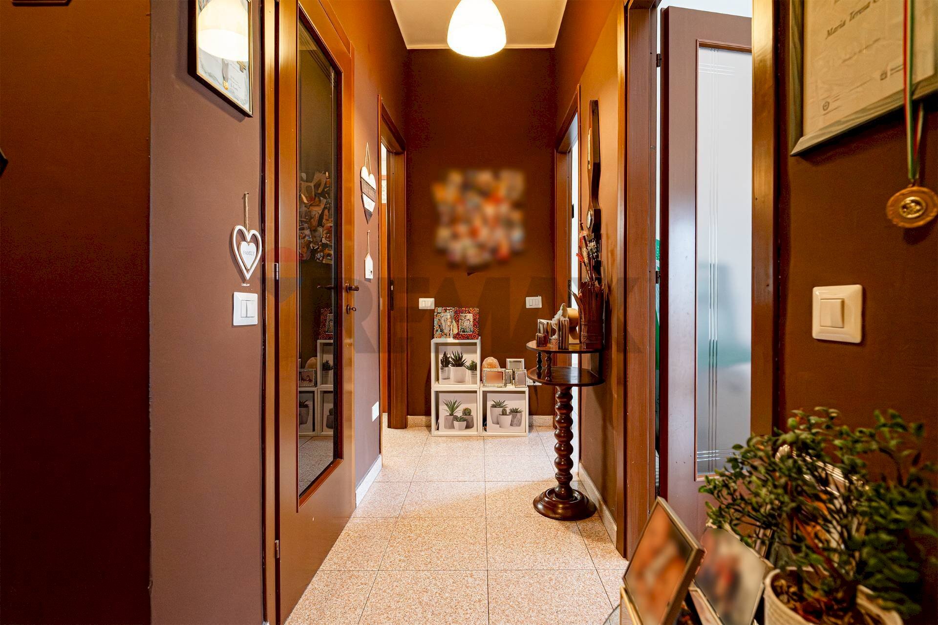 Hall / corridoio - Two-room apartment Via Cardinal Ferrari
 
56, Rho - photo 3