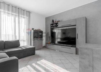 Soggiorno - Trilocale via Cividale
 
15, Rho - foto 1