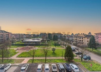 Edificio all\'aperto - Trilocale via Cividale
 
15, Rho - foto 2