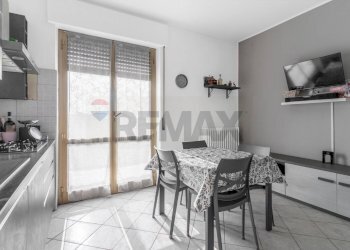 Sala da pranzo - Trilocale via Cividale
 
15, Rho - foto 9