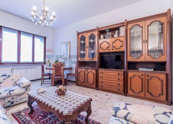 Soggiorno - Three-room apartment Via Terrazzano
 
24, Rho - photo 3