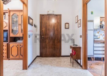Hall / corridoio - Three-room apartment Via Terrazzano
 
24, Rho - photo 11