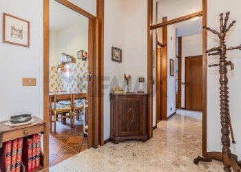 Hall / corridoio - Three-room apartment Via Terrazzano
 
24, Rho - photo 17