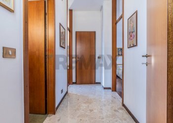 Hall / corridoio - Three-room apartment Via Terrazzano
 
24, Rho - photo 30