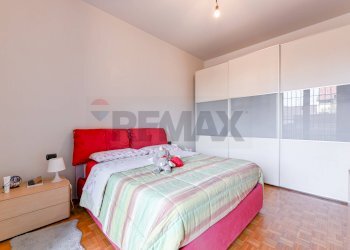 Camera / camera da letto - Three-room apartment via Giuseppe Parini
 
28, Rho - photo 12