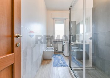Bagno - Three-room apartment via Giuseppe Parini
 
28, Rho - photo 17
