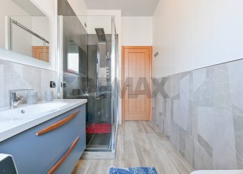 Bagno - Three-room apartment via Giuseppe Parini
 
28, Rho - photo 18