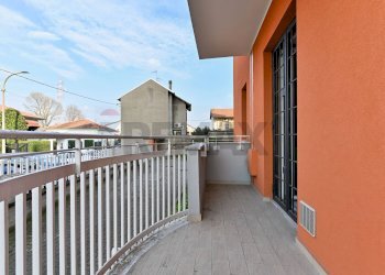 Balcone - Three-room apartment via Giuseppe Parini
 
28, Rho - photo 26