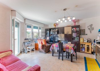 Sala da pranzo - Bilocale Via Sanzio
 
21, Fagnano Olona - foto 3