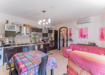 Sala da pranzo - Bilocale Via Sanzio
 
21, Fagnano Olona - foto 4