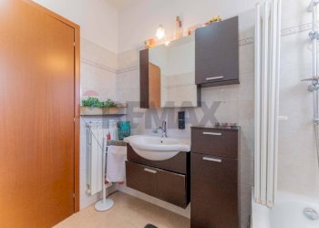 Bagno - Bilocale Via Sanzio
 
21, Fagnano Olona - foto 13