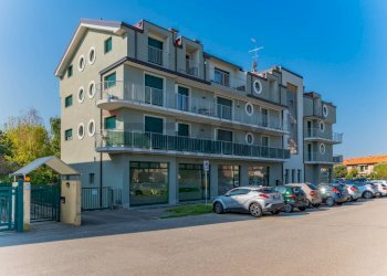 Edificio all\'aperto - Bilocale Via Sanzio
 
21, Fagnano Olona - foto 24