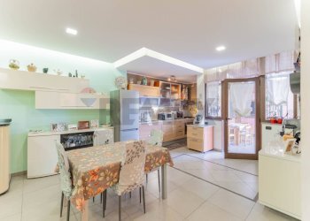 Cucina - Casa semi indipendente Via Montello
 
21, Fagnano Olona - foto 7