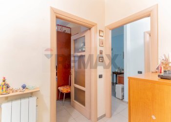 Hall / corridoio - Casa semi indipendente Via Montello
 
21, Fagnano Olona - foto 10